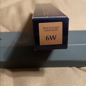 Estee Lauder Double Wear Concealer in 6W
NIB